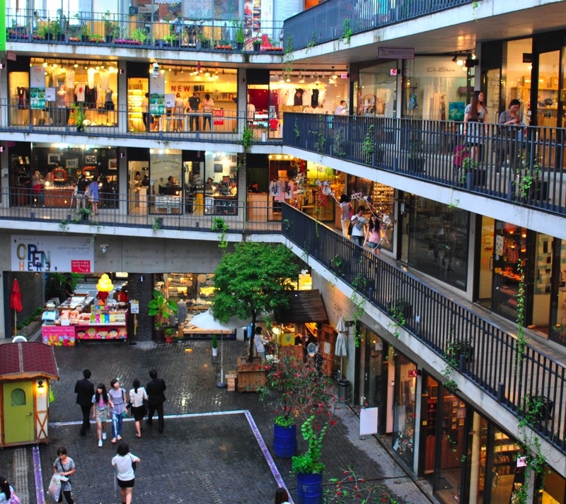 Shopping at  Insa-dong